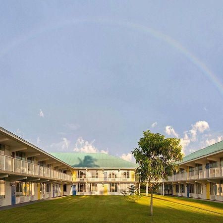 Days Inn By Wyndham Fort Pierce Midtown Buitenkant foto